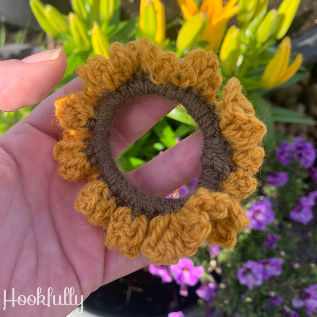 Sunflower scrunchie Free Crochet Pattern 3 Sunflower scrunchie Free Crochet Pattern