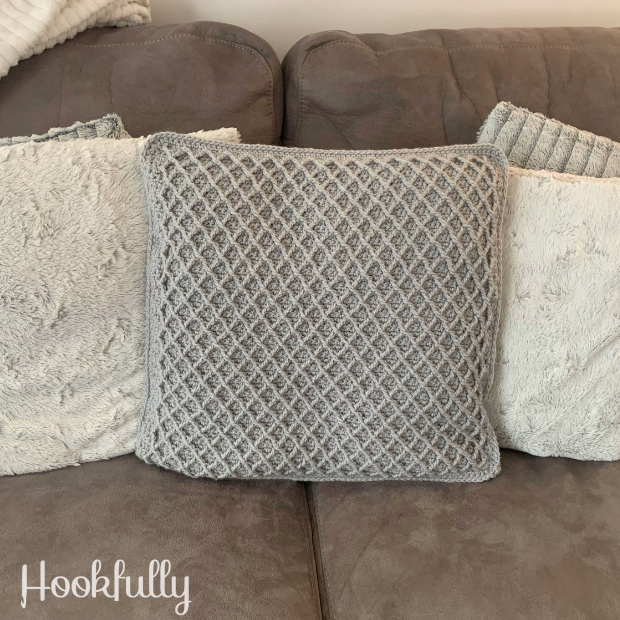 Free Diamond Stitch Pillow Crochet Pattern